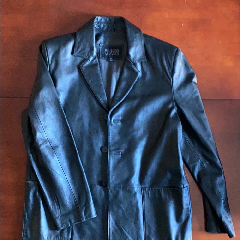 Men’s black leather blazer